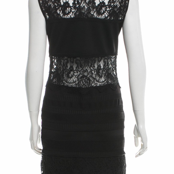 Roberto Cavalli
Lace-Trimmed Knee-Length Dress
Size: M I US6, IT42 - Picture 6 of 6